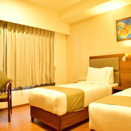 Hotel The Basil Park Bhavnagar Esterno foto
