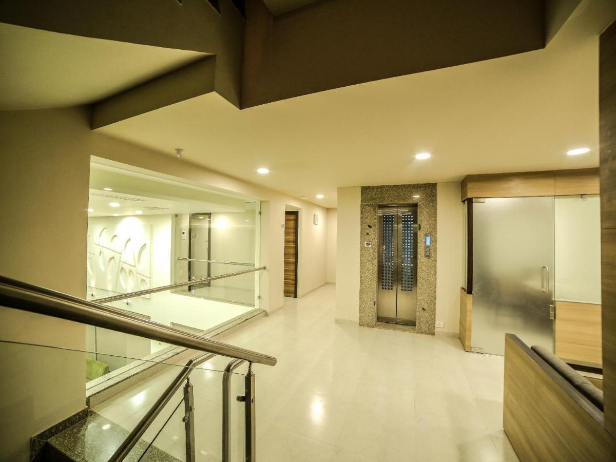 Hotel The Basil Park Bhavnagar Esterno foto