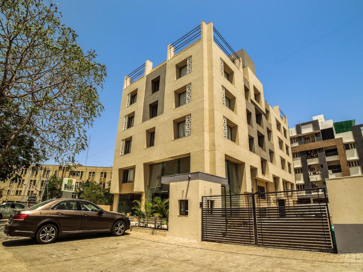 Hotel The Basil Park Bhavnagar Esterno foto