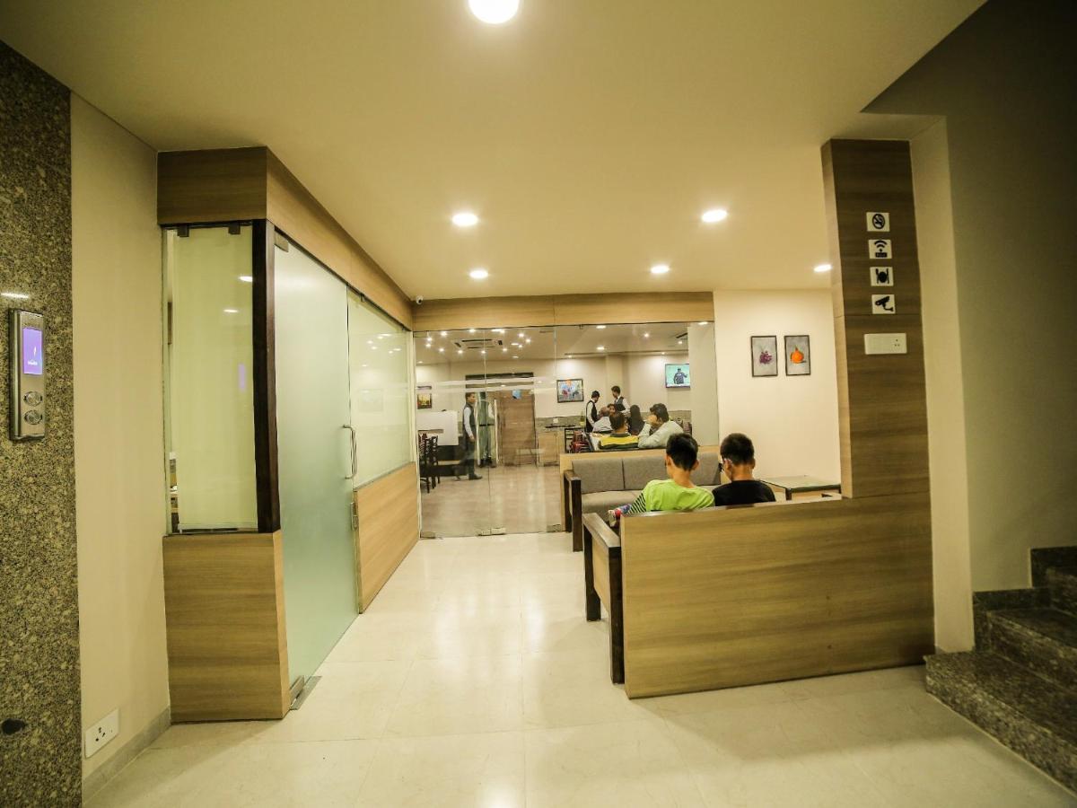 Hotel The Basil Park Bhavnagar Esterno foto