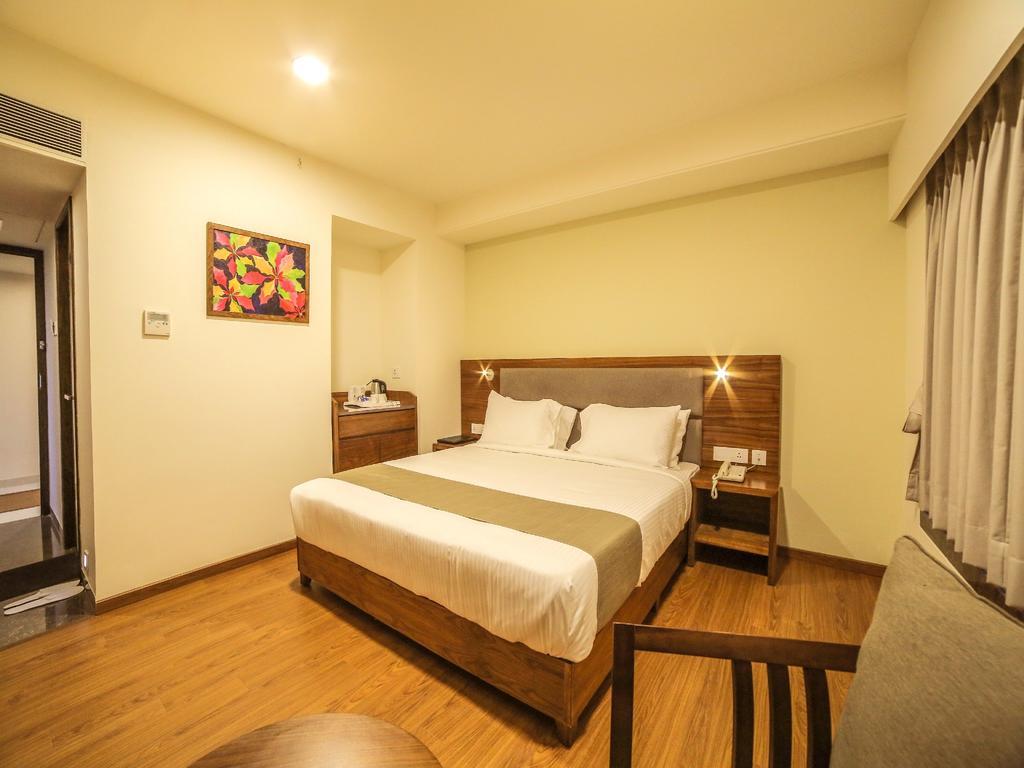 Hotel The Basil Park Bhavnagar Camera foto